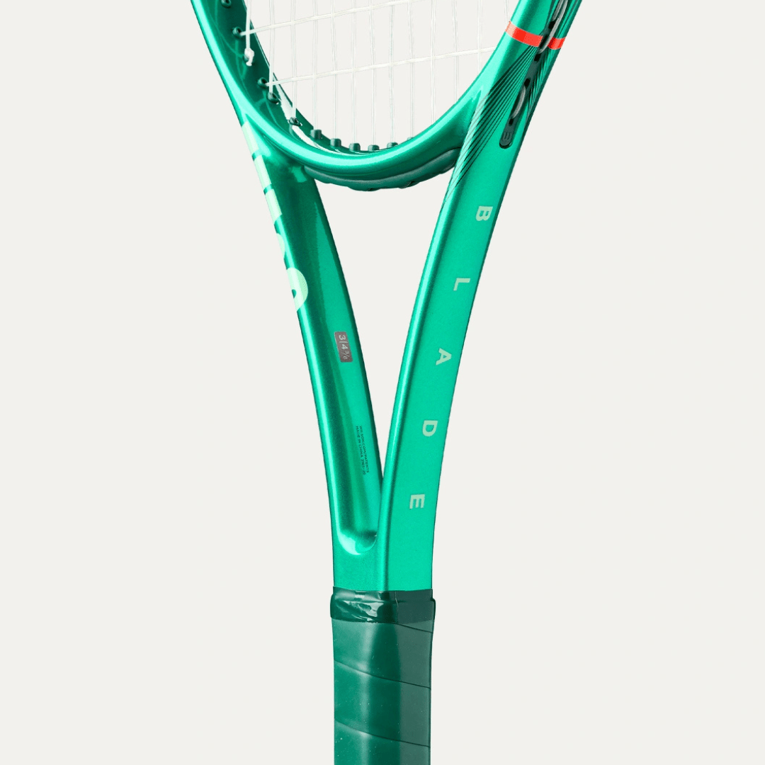 Wilson Blade 100 Pro v10 295g (16x20) tennis racket