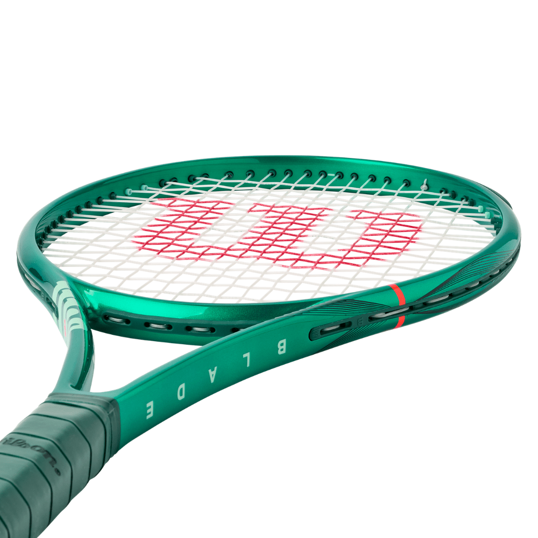 Wilson Blade 100L v10 285g (16x19) tennisketcher
