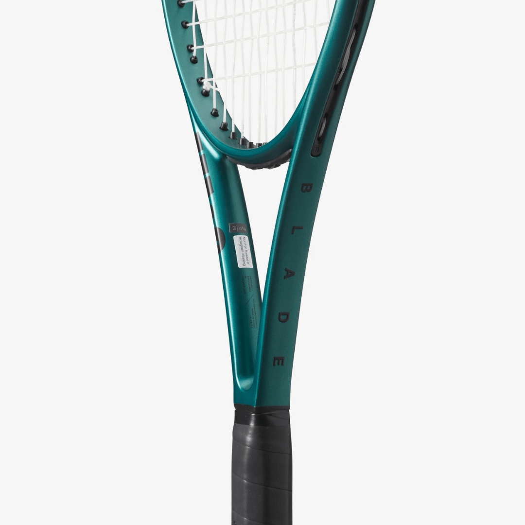 Wilson Blade 100 v9 300g (16x19) tennis racket
