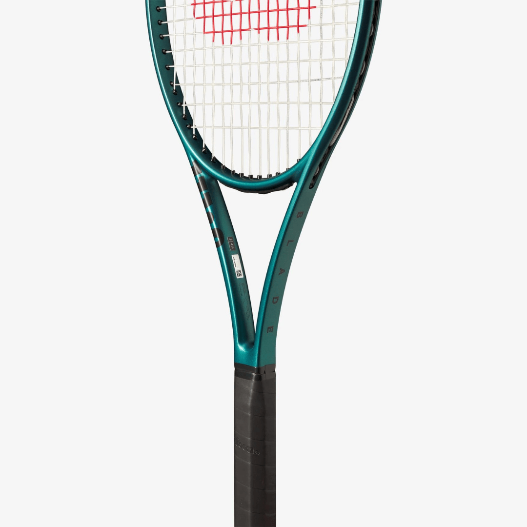 Wilson Blade 98 v9 305g (18x20) tennis racket
