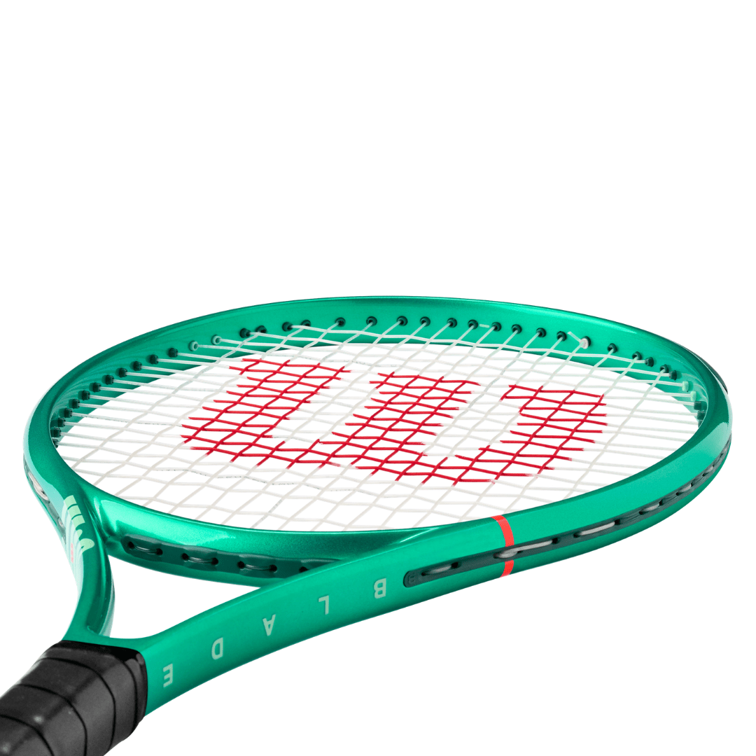 Wilson Blade 26 v10 255g (16x19) junior tennis racket