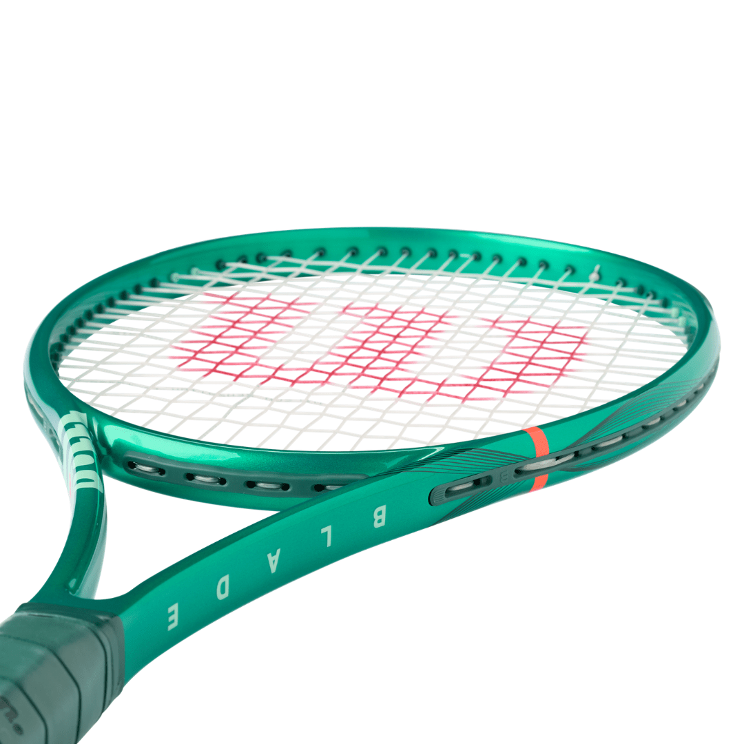 Wilson Blade 98 v10 305g (16x19) tennisketcher