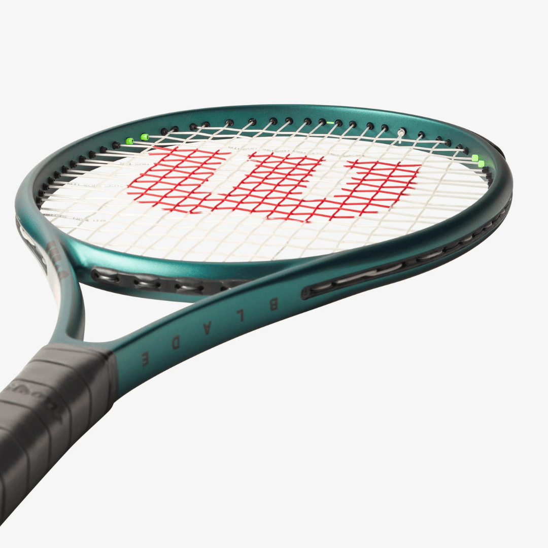 Wilson Blade 26 v9 255g (16x19) tennis racket